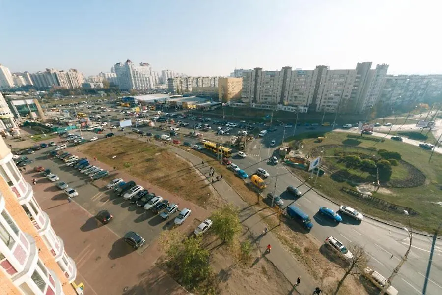 Spacious Apartments With 3 Bedrooms Obolon Metro Minsk Kiev 0*,  Oekraïne