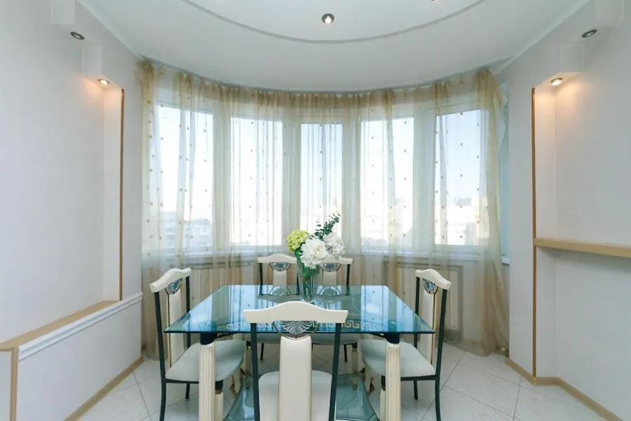 Spacious Apartments With 3 Bedrooms Obolon Metro Minsk Kiev 0*,  Oekraïne